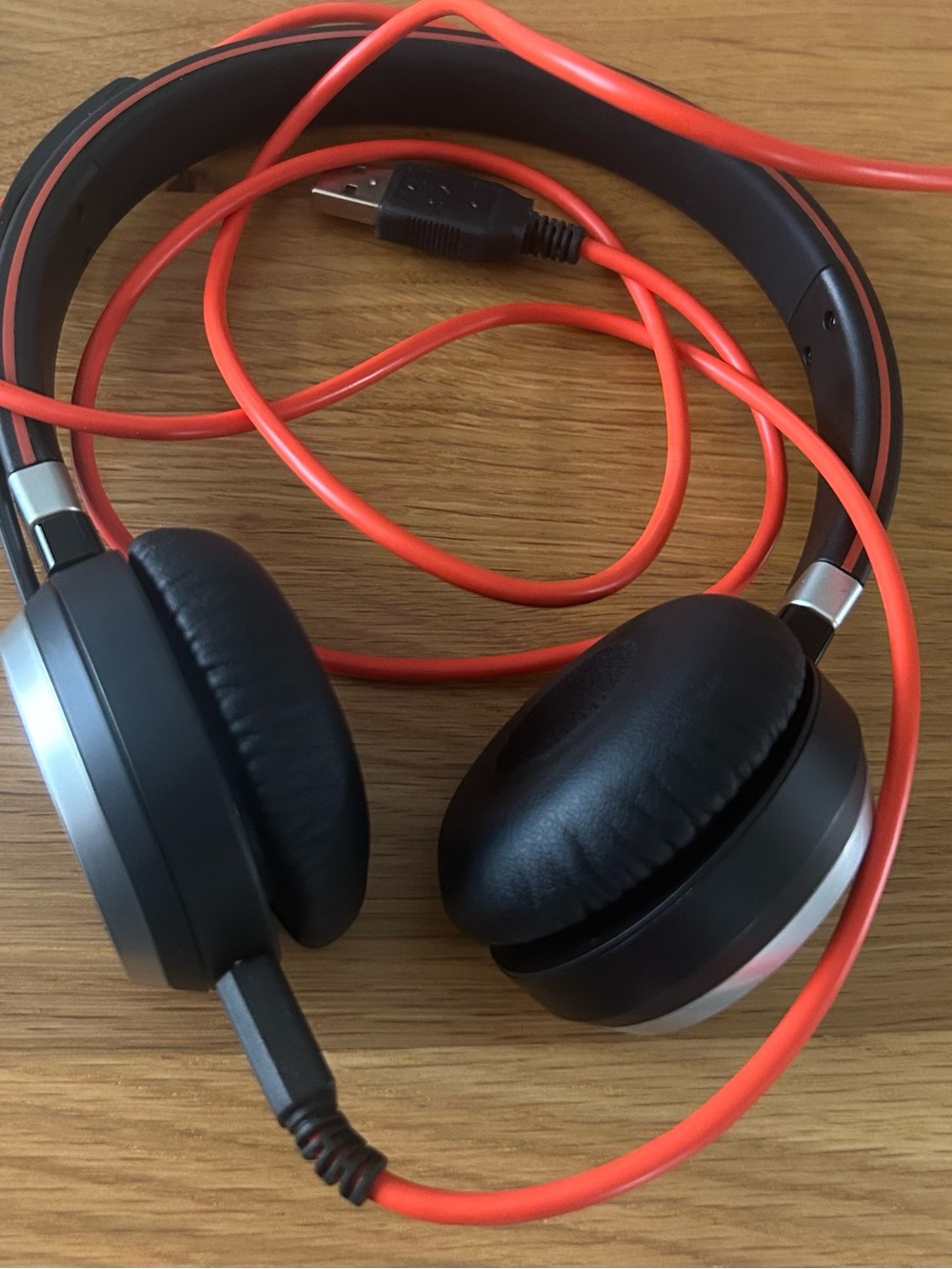 Jabra Black Over-Ear Headphones with Red Cable + zipper protective case